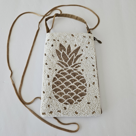 Bamboo Traders Handbags - Bamboo Trading Co. beaded pineapple crossbody gold white tropical hand bag